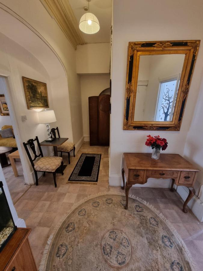 Large Flat Next To Port, Cliffs, Beach With Parking Dover Eksteriør bilde